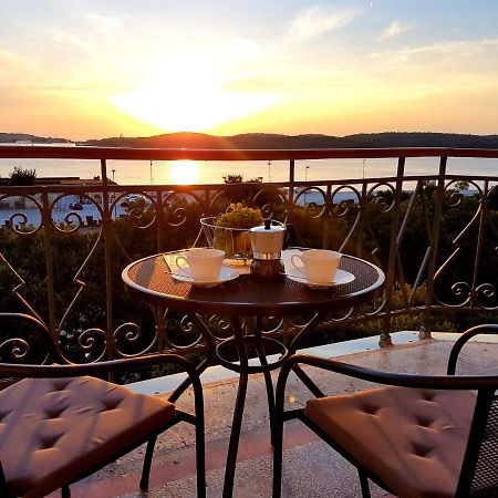 App Obrovac In The Centre - With Amazing Sea View! Apartment Пула Екстериор снимка
