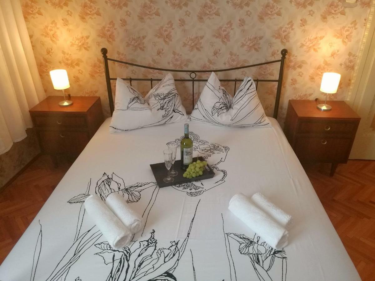 App Obrovac In The Centre - With Amazing Sea View! Apartment Пула Екстериор снимка