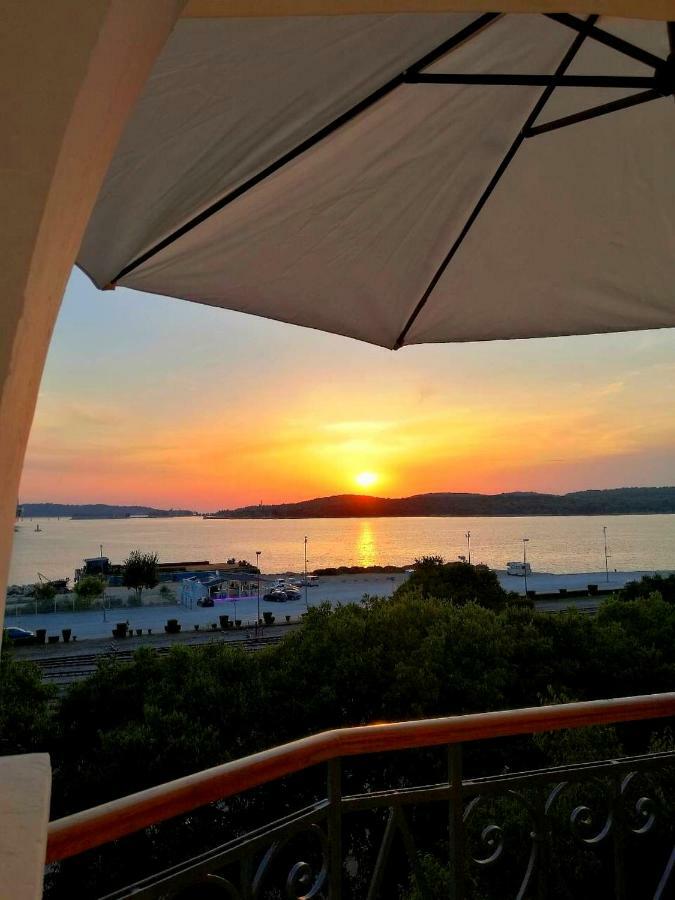 App Obrovac In The Centre - With Amazing Sea View! Apartment Пула Екстериор снимка