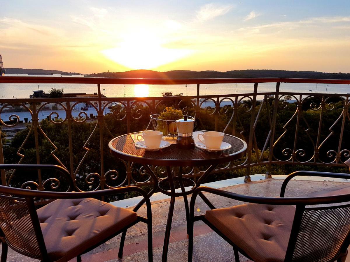 App Obrovac In The Centre - With Amazing Sea View! Apartment Пула Екстериор снимка